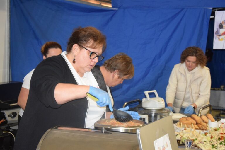 Biesiadowanie i wieczorne tańce