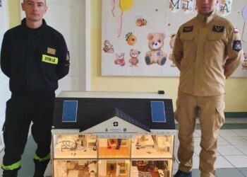 Strażacy z wizytą u przedszkolaków