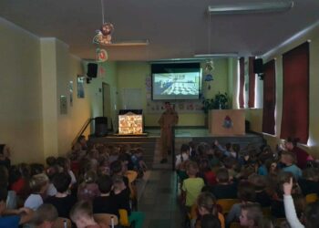 Strażacy z wizytą u przedszkolaków