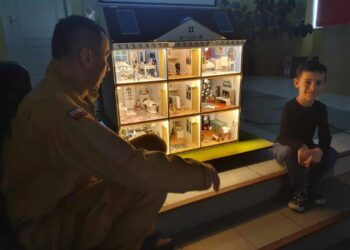 Strażacy z wizytą u przedszkolaków