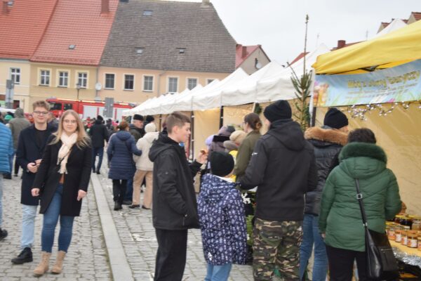 Moc świątecznych atrakcji na milickim rynku