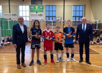 Mikołajkowa rywalizacja trójek