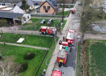 Pożar poddasza w budynku gospodarczym
