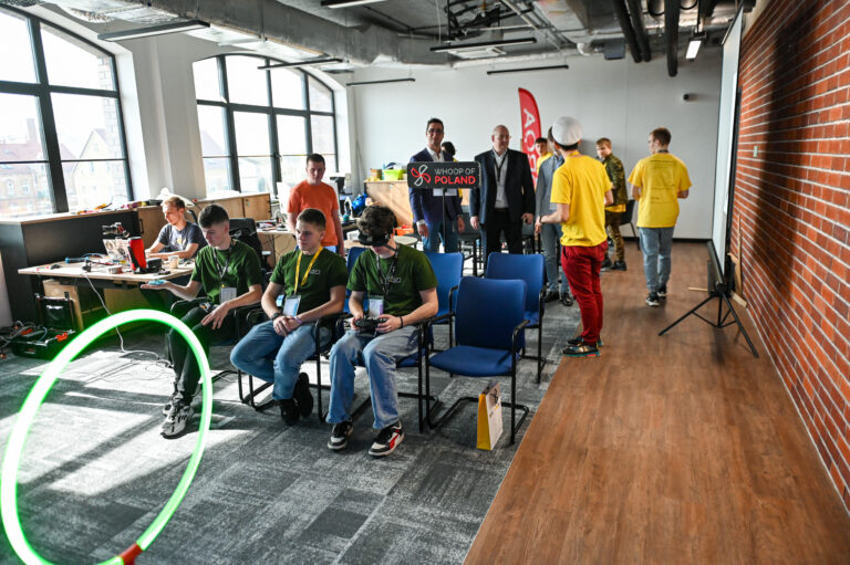 Młodzi pasjonaci nowoczesnych technologii