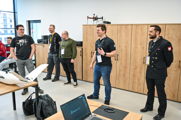 Młodzi pasjonaci nowoczesnych technologii