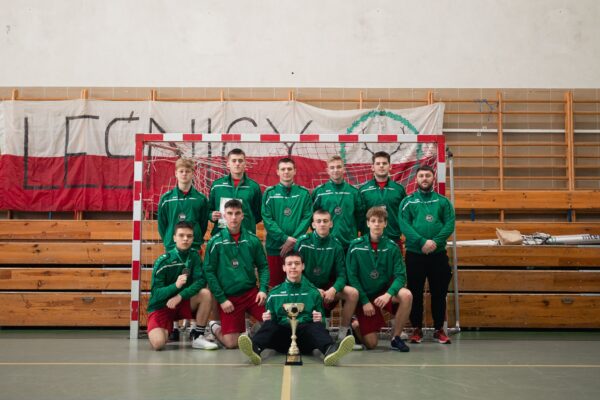 Gospodarze wicemistrzami!