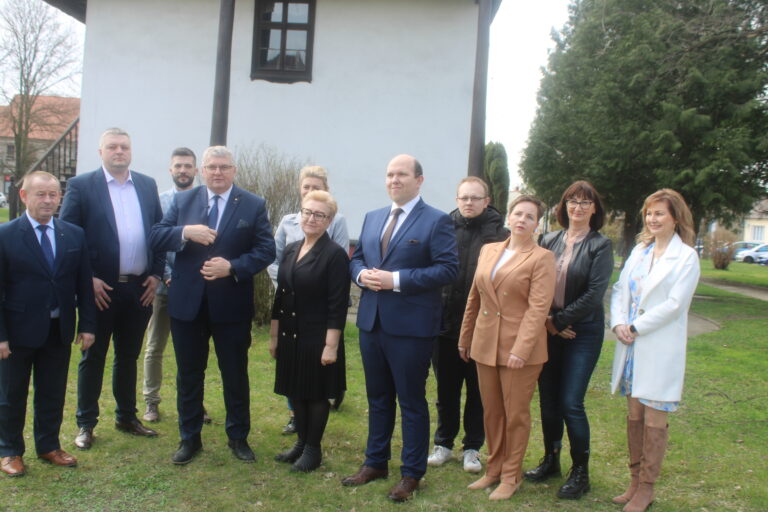 Kamil Łopuszyński powalczy o fotel burmistrza