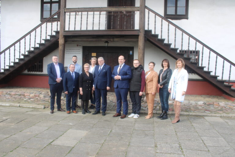 Kamil Łopuszyński powalczy o fotel burmistrza