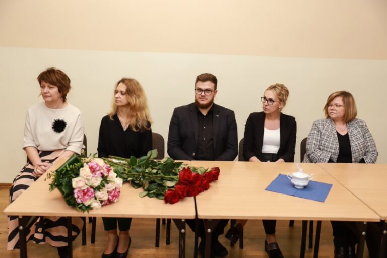 Burmistrz i Radni otrzymali zaświadczenia