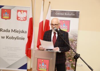 Burmistrz i Radni otrzymali zaświadczenia