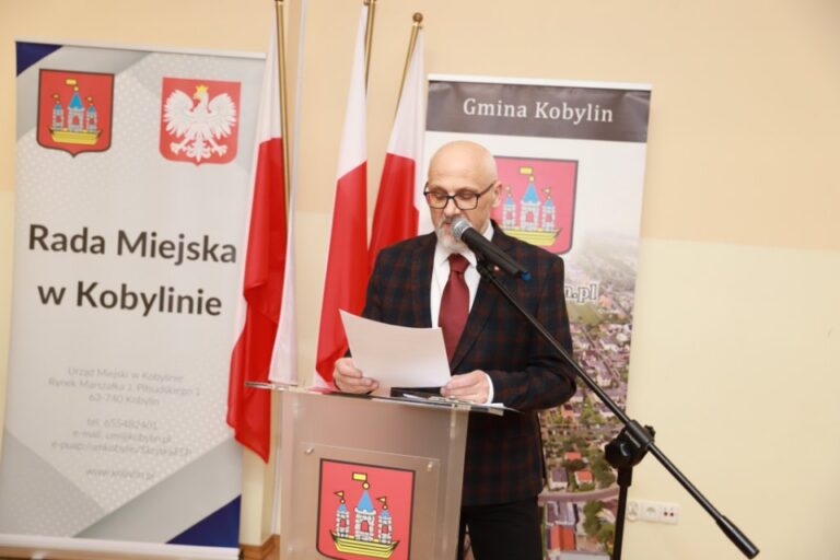 Burmistrz i Radni otrzymali zaświadczenia