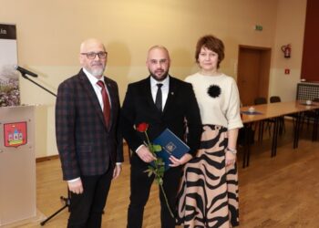 Burmistrz i Radni otrzymali zaświadczenia