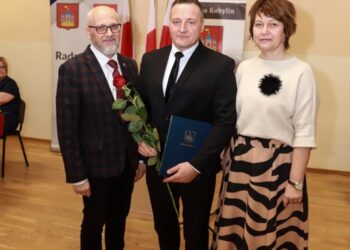 Burmistrz i Radni otrzymali zaświadczenia