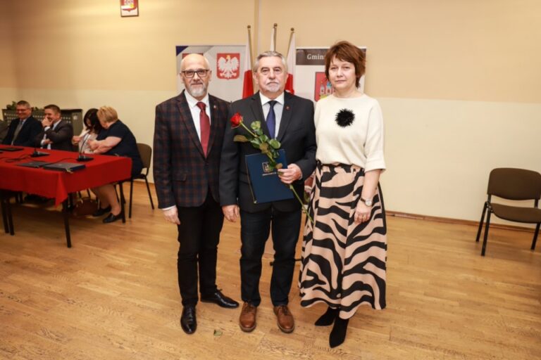 Burmistrz i Radni otrzymali zaświadczenia