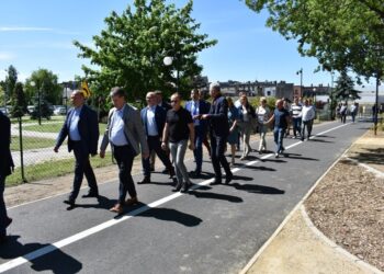 Oficjalnie otwarto promenadę