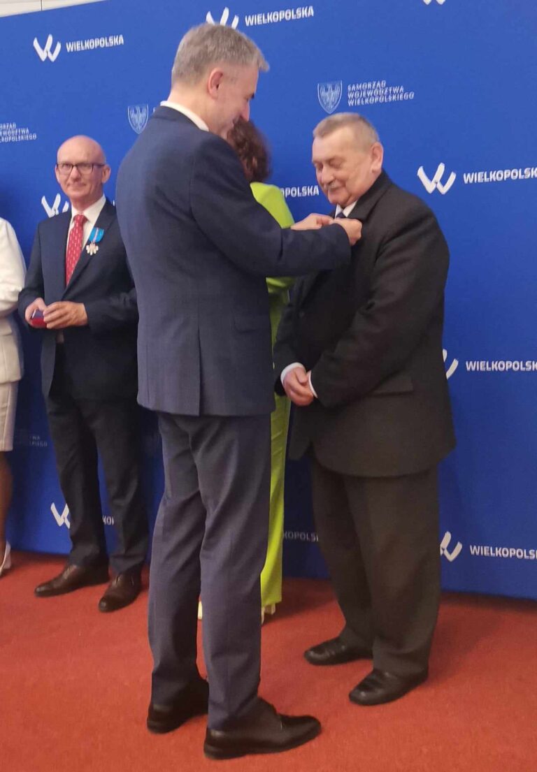 Justyn Zaradniak otrzymał prestiżową odznakę