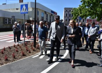 Oficjalnie otwarto promenadę