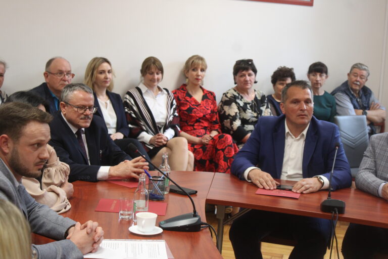 Wójt i przewodniczący ponownie obdarzeni zaufaniem