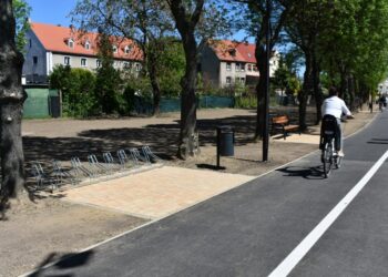 Oficjalnie otwarto promenadę