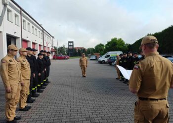 Uroczysta zmiana służby