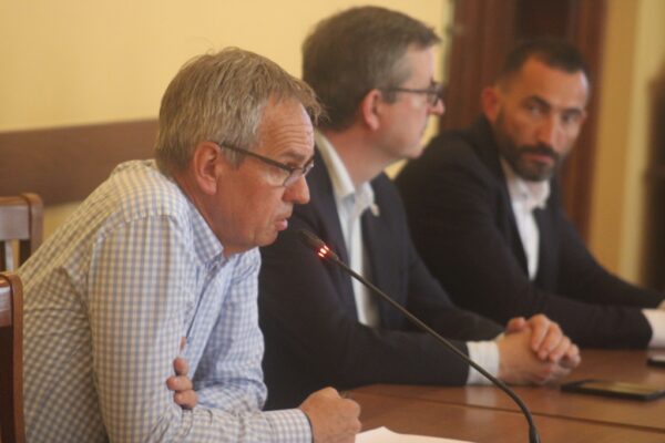 Radni bez diety za maj?