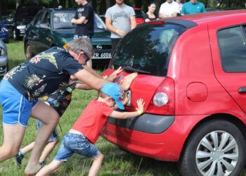 Dołącz! Pomóż! Uratuj!