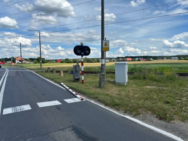 Kierowca ciężarówki uszkodził rogatki