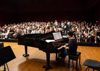 Musical z udziałem chóru Izydroki
