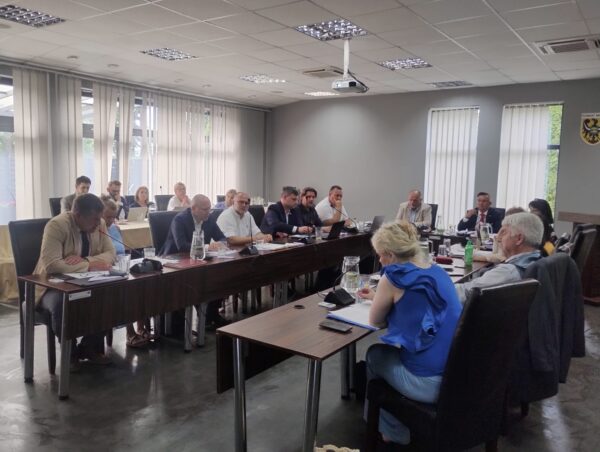 Niejednogłośne absolutorium dla zarządu powiatu