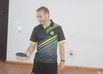 Szkolenie nowych adeptów paletek i piłeczek