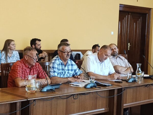 Burzliwa dyskusja nad odwołaniem skarbnika