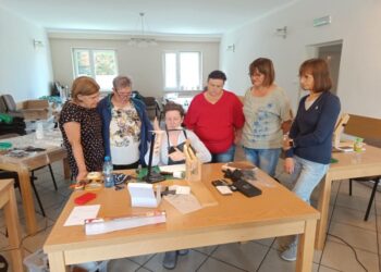 Warsztaty kaletnicze dla pań z koła gospodyń wiejskich
