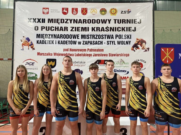 Przywieźli trzy krążki z Kraśnika