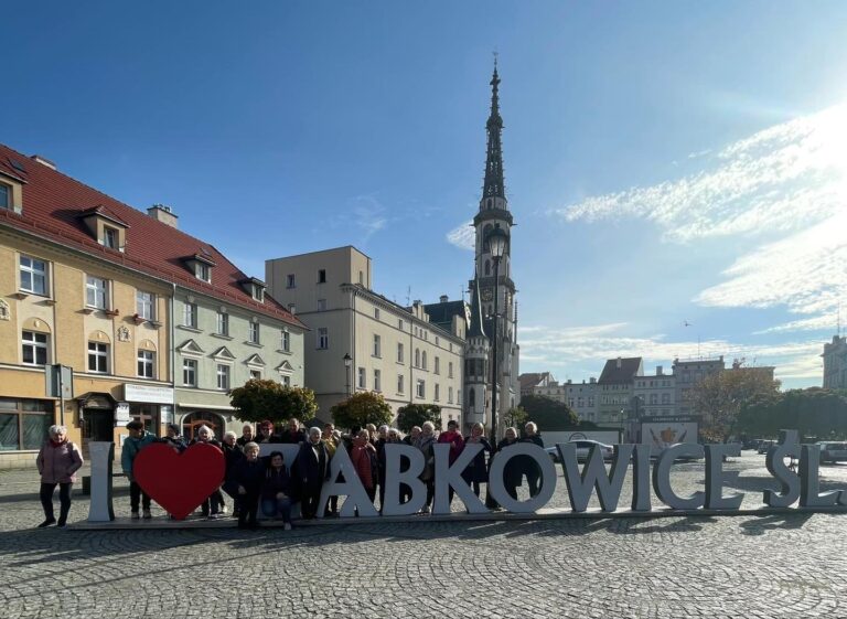 Seniorzy odwiedzili kopalnię złota i Krzywą Wieżę
