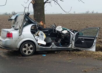 Kierowca przetransportowany śmigłowcem LPR