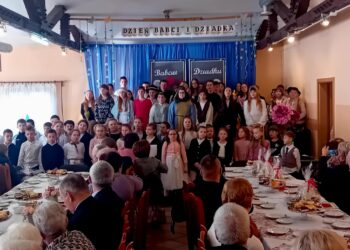 Święto babci i dziadka w Szkole Podstawowej w Zalesiu Małym