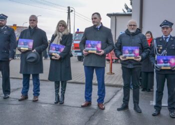Uroczyste przywitanie nowego wozu ratowniczo-gaśniczego w Smolicach