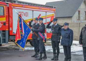 Uroczyste przywitanie nowego wozu ratowniczo-gaśniczego w Smolicach