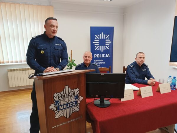 Roczna odprawa milickiej policji
