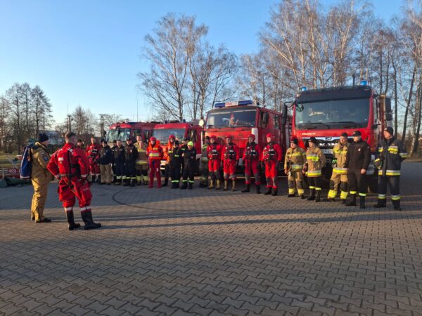 Bezpieczni na lodzie – strażacy szkolą się w ratownictwie