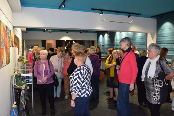 Barwy sztuki i dźwięki muzyki na Dzień Kobiet