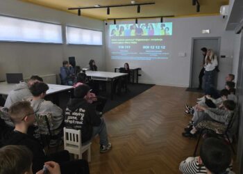 Warsztaty o hejcie i dezinformacji w krotoszyńskiej bibliotece
