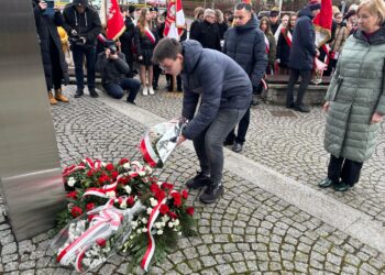 Hołd dla Żołnierzy Wyklętych na milickim skwerze