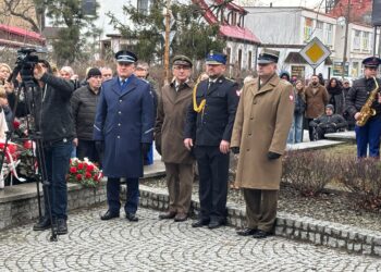 Hołd dla Żołnierzy Wyklętych na milickim skwerze