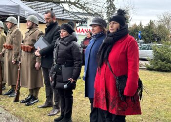 Hołd dla Żołnierzy Wyklętych na milickim skwerze