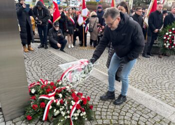 Hołd dla Żołnierzy Wyklętych na milickim skwerze