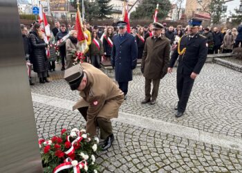 Hołd dla Żołnierzy Wyklętych na milickim skwerze