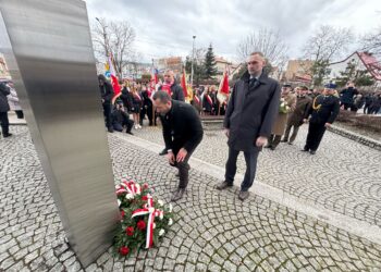 Hołd dla Żołnierzy Wyklętych na milickim skwerze