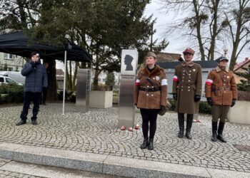 Hołd dla Żołnierzy Wyklętych na milickim skwerze