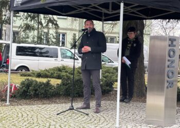 Hołd dla Żołnierzy Wyklętych na milickim skwerze